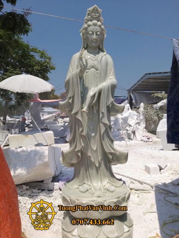 Mẫu tượng Phật Quan Âm bằng đá tự nhiên nguyên khối cao 2,2 mét (QA007)