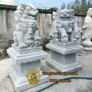 Tượng kỳ lân bằng đá xám cao 1,4 mét (KL006)