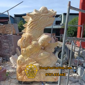 Tượng cá chép hóa rồng bằng đá vàng cà rốt cao 2 mét (CC004)